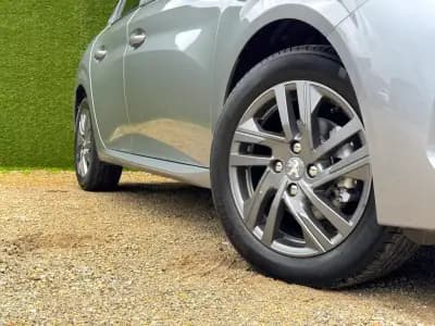 Sell Peugeot 208 2022 - 13800 EUR, 40000 km - AUTO.MOTO.pt