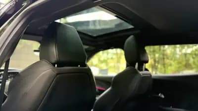 Vendo Peugeot e-2008 2022 - 21900 EUR, 67769 km - AUTO.MOTO.pt