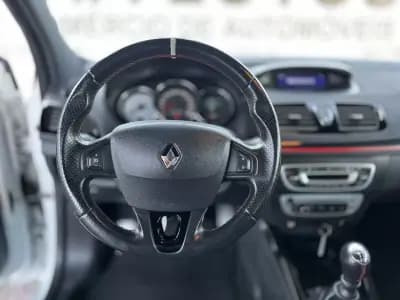 Vendo Renault Mégane Coupe 2013 - 24500 EUR, 105200 km - AUTO.MOTO.pt