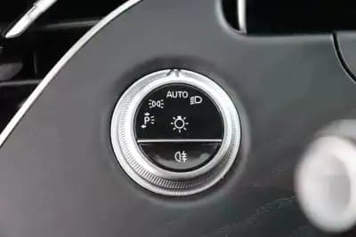 Vendo Mercedes-Benz E 220 2024 - 55980 EUR, 29555 km - AUTO.MOTO.pt