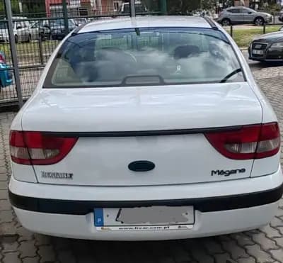 Vendo Renault Mégane 2000 - 3900 EUR, 121580 km - AUTO.MOTO.pt