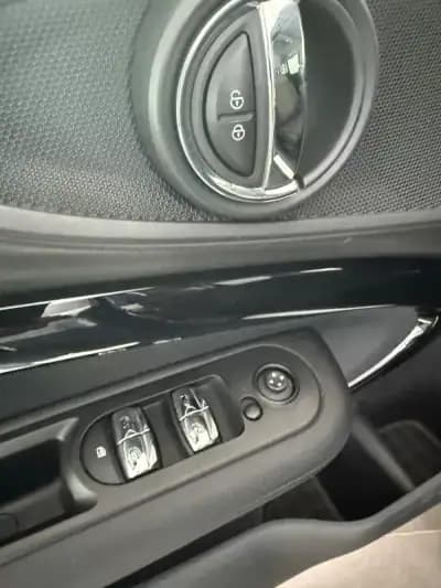 Sell MINI Clubman 2016 - 14750 EUR, 100000 km - AUTO.MOTO.pt