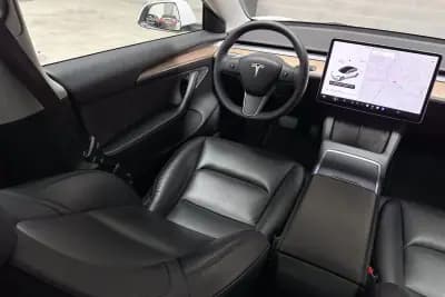 Vendo Tesla Model 3 2021 - 25450 EUR, 58710 km - AUTO.MOTO.pt