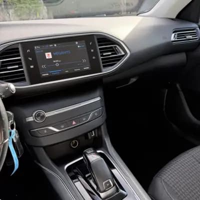 Sell Peugeot 308 SW 2019 - 13990 EUR, 149000 km - AUTO.MOTO.pt