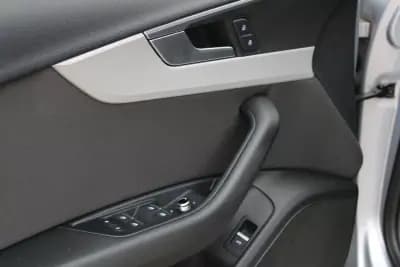 Vendo Audi A4 2019 - 19990 EUR, 168000 km - AUTO.MOTO.pt