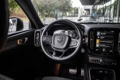 Vendo Volvo XC 40 2020 - 28980 EUR, 88796 km - AUTO.MOTO.pt