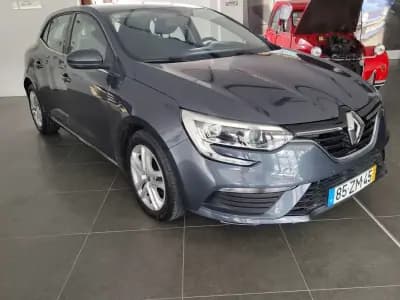 Vendo Renault Mégane 2019 - 13490 EUR, 113000 km - AUTO.MOTO.pt