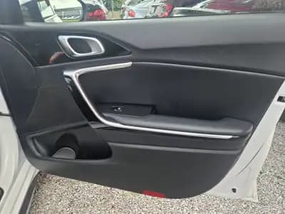 Vendo Kia ProCeed 2020 - 17400 EUR, 119400 km - AUTO.MOTO.pt