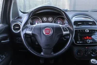 Vendo Fiat Punto 2013 - 7700 EUR, 97000 km - AUTO.MOTO.pt