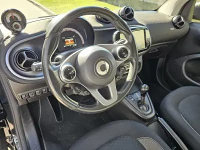 Sell Smart Fortwo Cabrio 2021 - 12750 EUR, 42000 km - AUTO.MOTO.pt