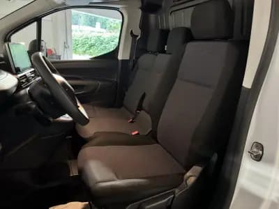 Vendo Peugeot Partner 2023 - 17750 EUR, 80117 km - AUTO.MOTO.pt