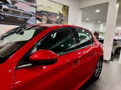 Vendo Peugeot 208 2020 - 14990 EUR, 70000 km - AUTO.MOTO.pt