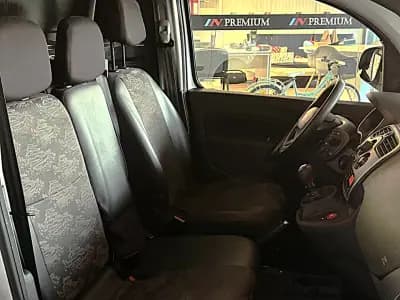 Vendo Renault Kangoo 2021 - 10990 EUR, 174000 km - AUTO.MOTO.pt