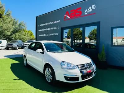 Vendo Volkswagen Jetta 2010 - 8000 EUR, 170000 km - AUTO.MOTO.pt