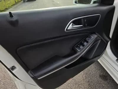 Vendo Mercedes-Benz A 180 2015 - 17990 EUR, 137000 km - AUTO.MOTO.pt