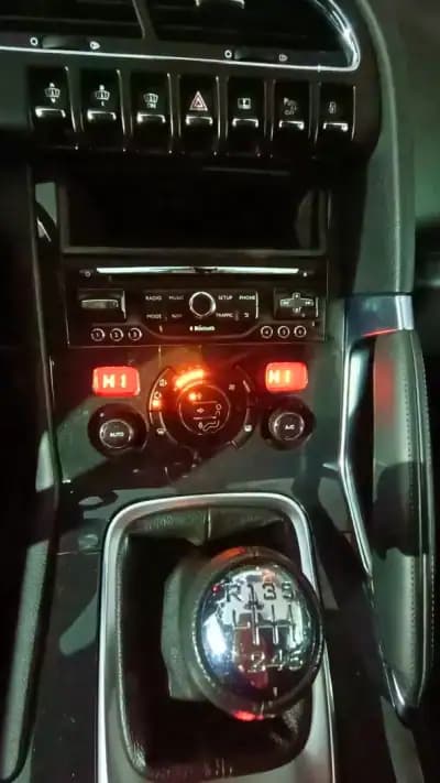 Sell Peugeot 3008 2015 - 10400 EUR, 134160 km - AUTO.MOTO.pt