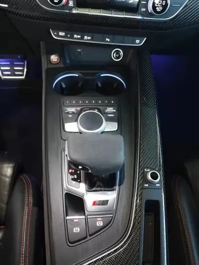 Vendo Audi RS5 2018 - 56000 EUR, 142000 km - AUTO.MOTO.pt