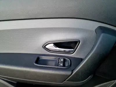 Vendo Renault Express 2021 - 13990 EUR, 121868 km - AUTO.MOTO.pt