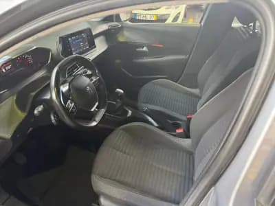 Vendo Peugeot 208 2021 - 14990 EUR, 78479 km - AUTO.MOTO.pt