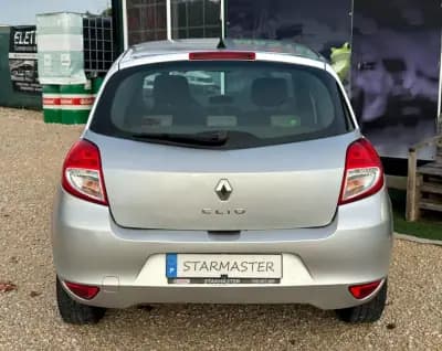 Vendo Renault Clio 2009 - 4280 EUR, 290626 km - AUTO.MOTO.pt