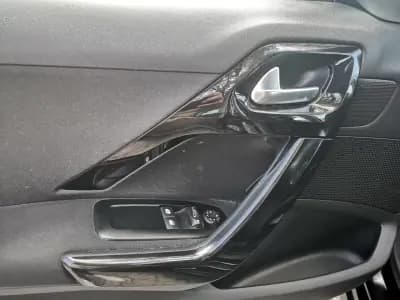 Sell Peugeot 208 2014 - 7750 EUR, 96000 km - AUTO.MOTO.pt