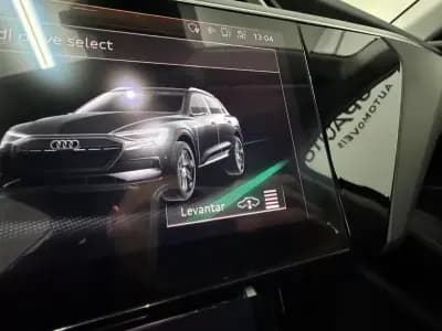 Vendo Audi e-tron 2019 - 27990 EUR, 113000 km - AUTO.MOTO.pt