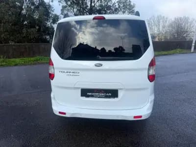 Vendo Ford Tourneo Courier 2019 - 9900 EUR, 133000 km - AUTO.MOTO.pt