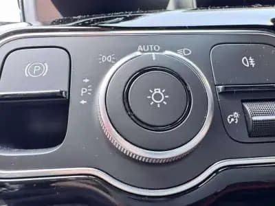 Sell Mercedes-Benz A 180 2018 - 26500 EUR, 93000 km - AUTO.MOTO.pt