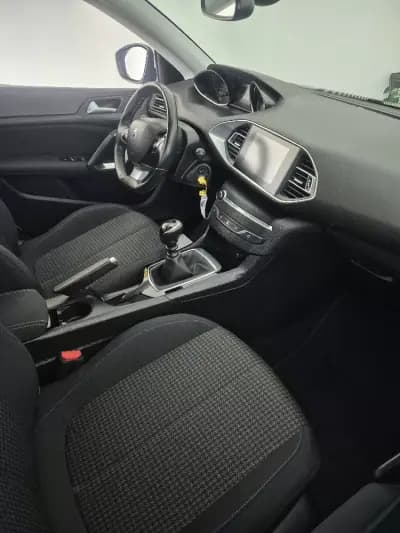 Sell Peugeot 308 SW 2020 - 14750 EUR, 118747 km - AUTO.MOTO.pt