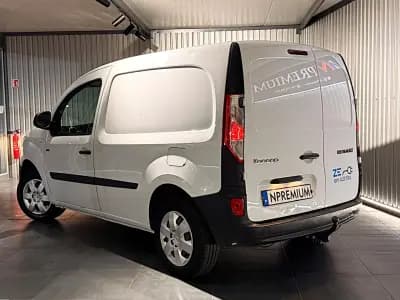 Vendo Renault Kangoo 2021 - 10500 EUR, 35000 km - AUTO.MOTO.pt