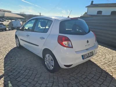 Sell Renault Clio 2011 - 6950 EUR, 249000 km - AUTO.MOTO.pt