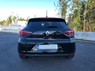 Vendo Renault Clio 2023 - 14750 EUR, 24600 km - AUTO.MOTO.pt