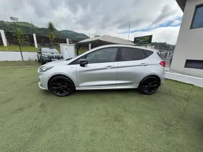 Vendo Ford Fiesta 2022 - 19490 EUR, 60249 km - AUTO.MOTO.pt