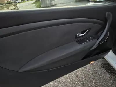 Vendo Renault Mégane Coupe 2011 - 8990 EUR, 234000 km - AUTO.MOTO.pt