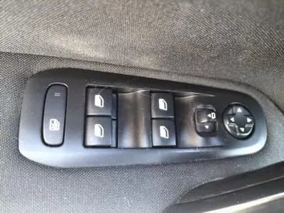 Vendo Peugeot 308 SW 2020 - 10990 EUR, 139592 km - AUTO.MOTO.pt