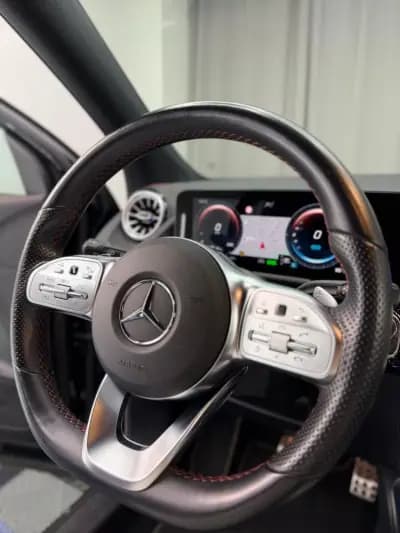 Vendo Mercedes-Benz EQA 2022 - 28750 EUR, 148000 km - AUTO.MOTO.pt