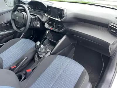 Vendo Peugeot 208 2021 - 11900 EUR, 52000 km - AUTO.MOTO.pt