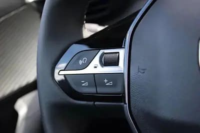 Sell Peugeot 2008 2024 - 21900 EUR, 4400 km - AUTO.MOTO.pt