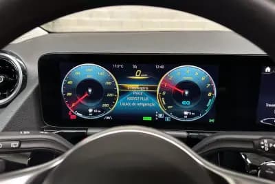 Vendo Mercedes-Benz GLA 250 2022 - 34950 EUR, 58115 km - AUTO.MOTO.pt