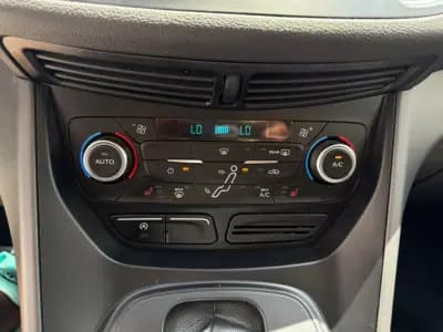 Vendo Ford C-Max 2016 - 12995 EUR, 185000 km - AUTO.MOTO.pt