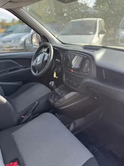 Vendo Fiat Doblo 2019 - 11900 EUR, 131980 km - AUTO.MOTO.pt
