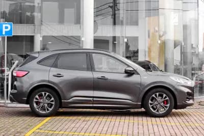 Vendo Ford Kuga 2022 - 29900 EUR, 80756 km - AUTO.MOTO.pt