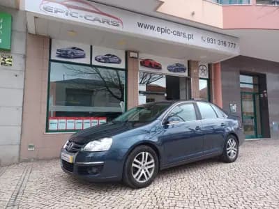 Vendo Volkswagen Jetta 2008 - 9390 EUR, 124252 km - AUTO.MOTO.pt