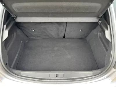 Sell Peugeot 208 2022 - 13800 EUR, 40000 km - AUTO.MOTO.pt