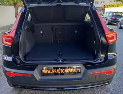 Vendo Volvo XC 40 2022 - 27490 EUR, 90000 km - AUTO.MOTO.pt