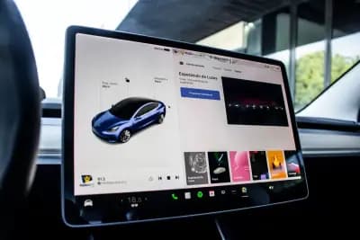 Vendo Tesla Model 3 2020 - 29750 EUR, 73831 km - AUTO.MOTO.pt