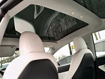 Vendo Tesla Model 3 2020 - 30400 EUR, 105371 km - AUTO.MOTO.pt