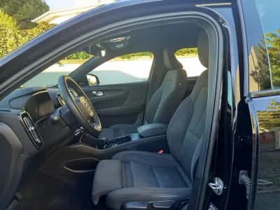 Vendo Volvo XC 40 2022 - 27490 EUR, 90000 km - AUTO.MOTO.pt