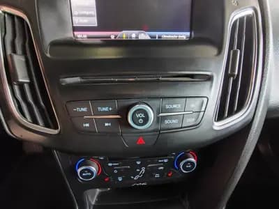 Vendo Ford Focus 2015 - 20500 EUR, 125550 km - AUTO.MOTO.pt