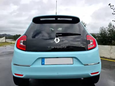 Vendo Renault Twingo 2023 - 14750 EUR, 27700 km - AUTO.MOTO.pt